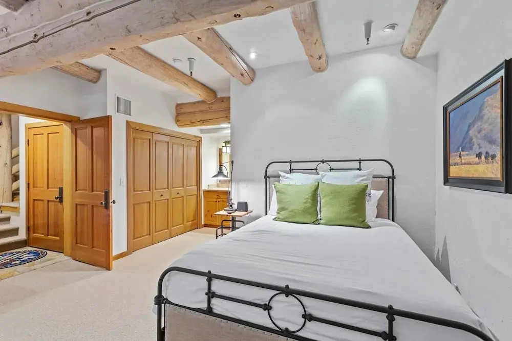 Pine Inn at Trail's End Lodge - Three Bedroom Condo Residence with Spa #2 by Deer Valley Resort