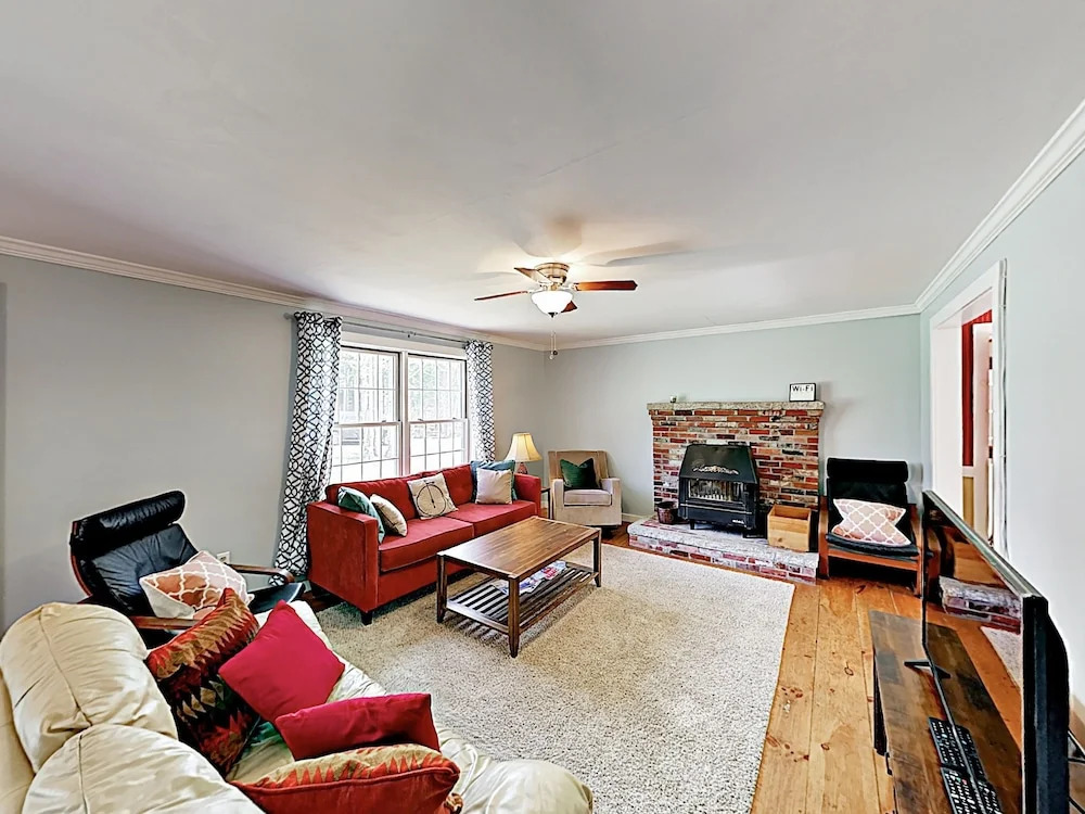 Jodys Acre - 4 Br Home