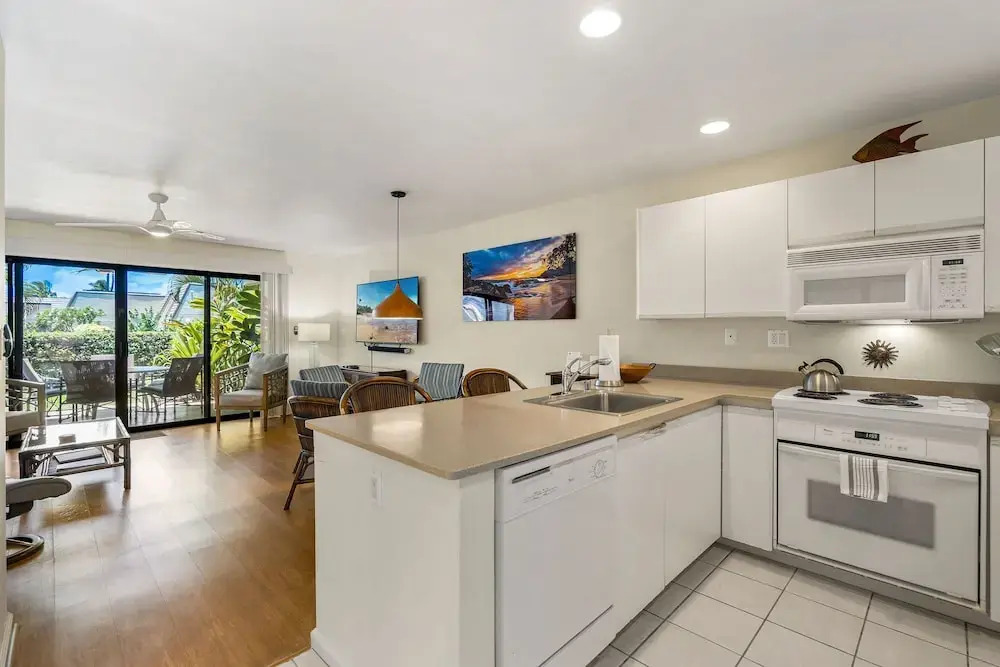 Maui Kamaole J-104 - Renovated, Private Ground Floor Unit, Two Lanais, Split AC!