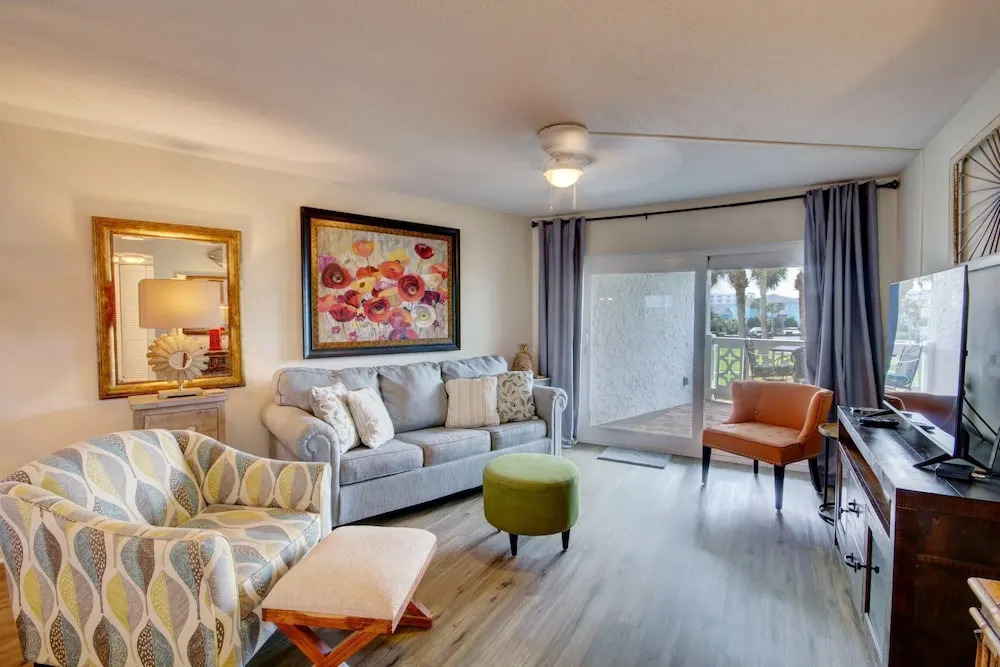 224 El Matador 1 Bedroom Condo by RedAwning