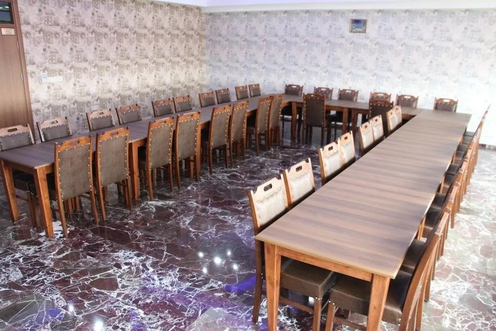 Mus Mir Hotel Saray
