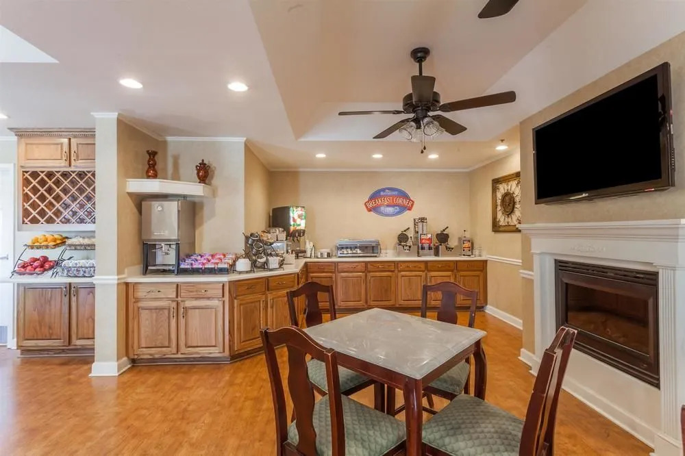 Baymont Inn & Suites Columbia Maury