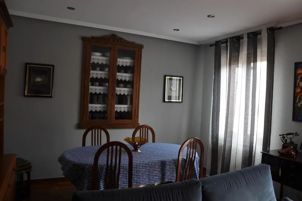 House With 3 Bedrooms in Bernueces, With Enclosed Garden and Wifi - 2