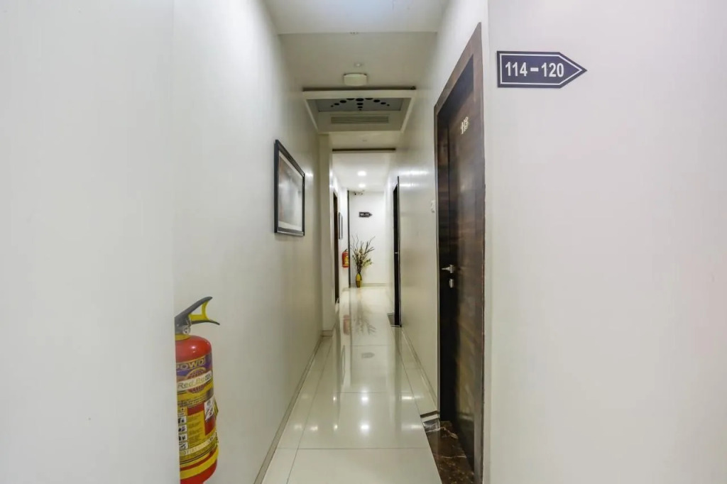 FabHotel Elvis Inn - Nr Mumbai International Airport