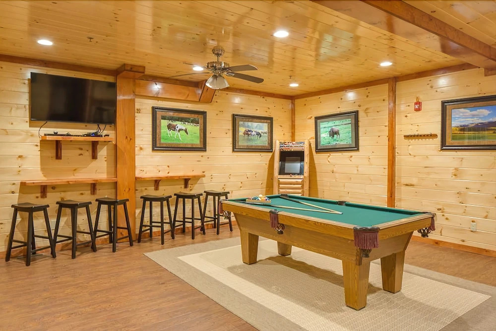 Sherwood Splash Lodge 11 Bedroom Home with Indoor Pool