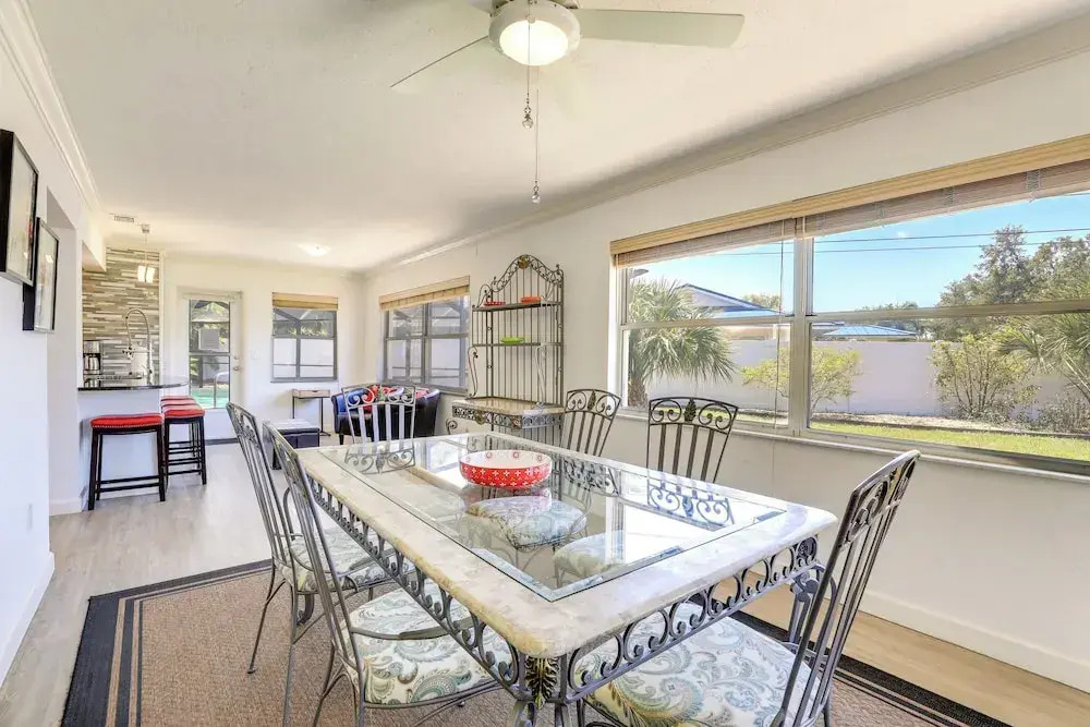 Sarasota House w/ Private Pool - 4 Mi to Beach!