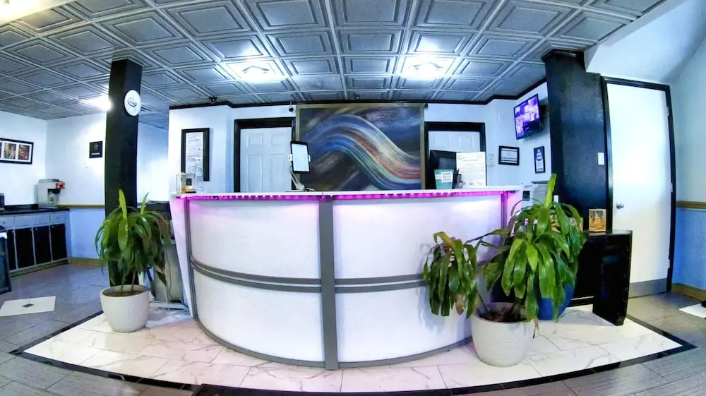 Rodeway Inn & Suites