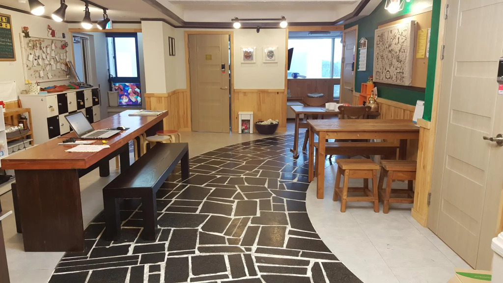 Dongbaekseom Guest House