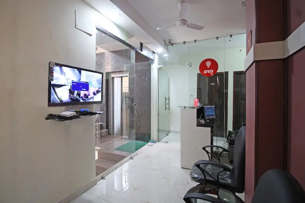 OYO 4882 Hotel Golden Park