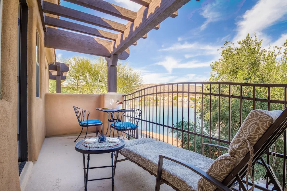 12th 205 - 2 Br Condo