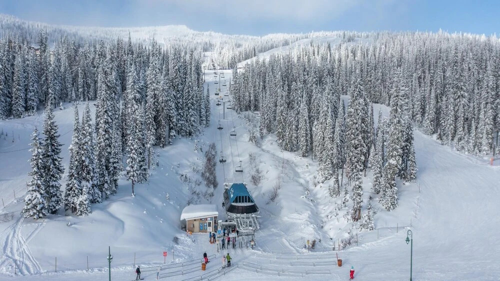 I Spy - Cozy Pet Friendly, Ski In/Ski Out Condo with Private Hot Tub