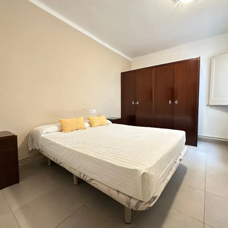 Ferran 32 in Roses With 4 Bedrooms and 2 Bathrooms