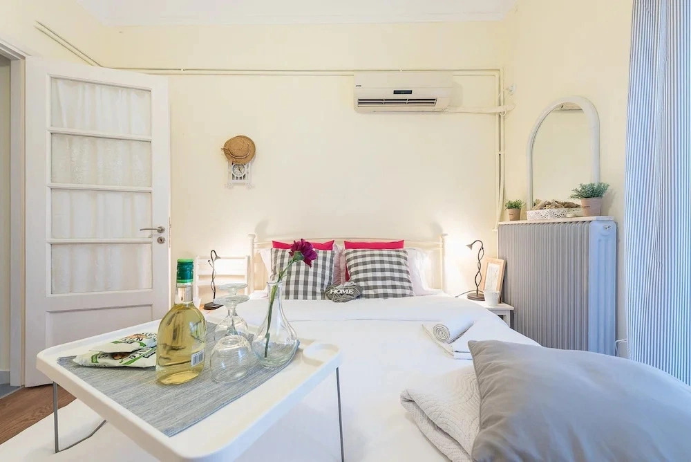 Stylish 1BR Retreat in Central Athens