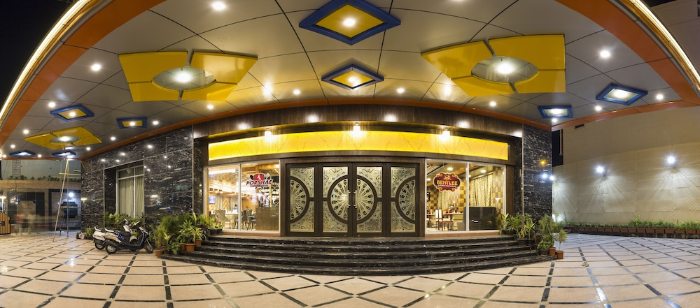 Hotel Benzz Park Vellore