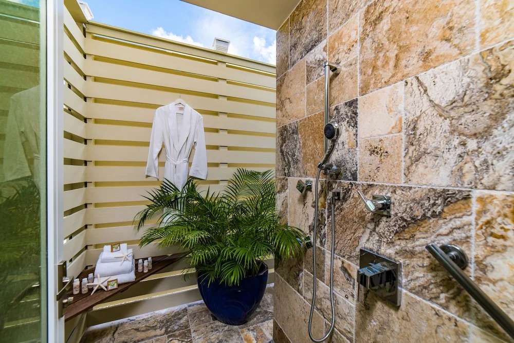 Everything Nice By the Sea in Montego Bay 5BR