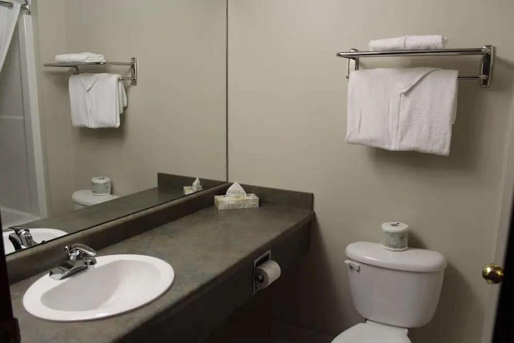 Foxwood Inn and Suites