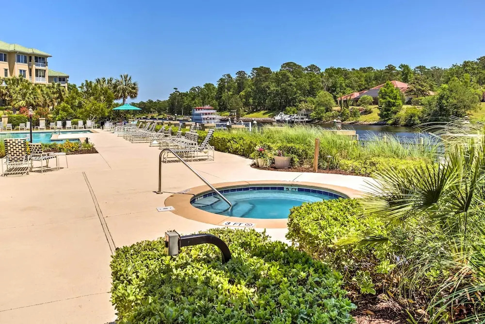 Resort Perks: Upscale Condo in North Myrtle Beach
