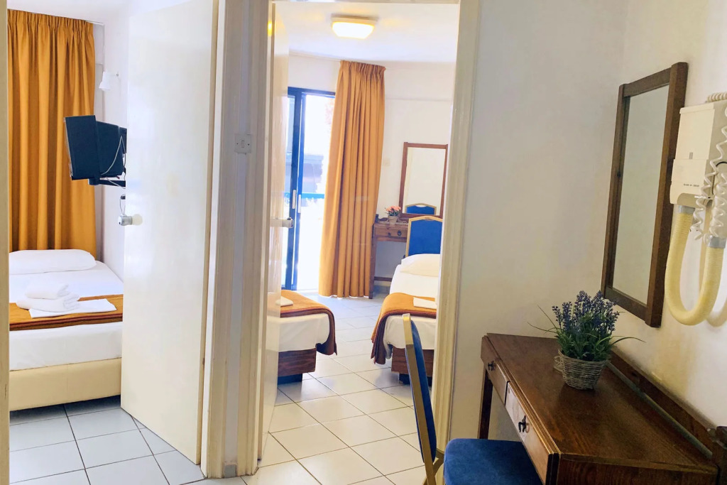 Kassavetis Apartments