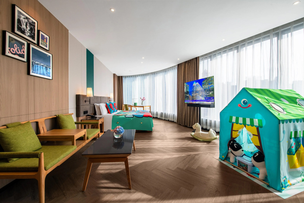 Отель Holiday Inn Guangzhou Zhujiang New Town by IHG