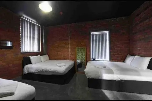 Casa Jungle Slps 20 Mcr Centre Hot tub, bar and cinema Room Leisure suite