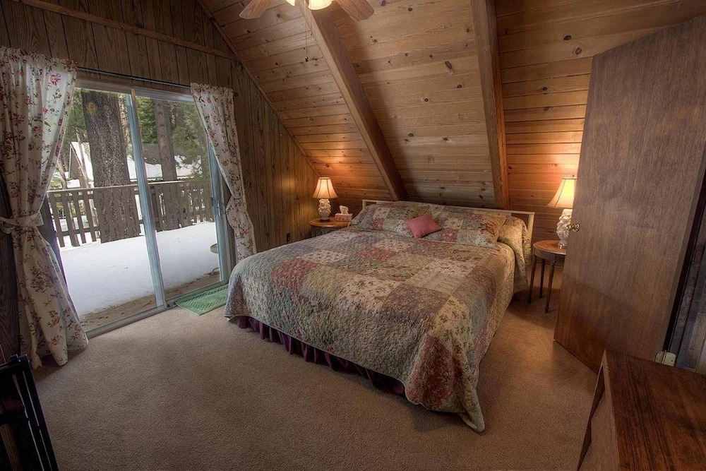 Coyote Den by Lake Tahoe Accommodations