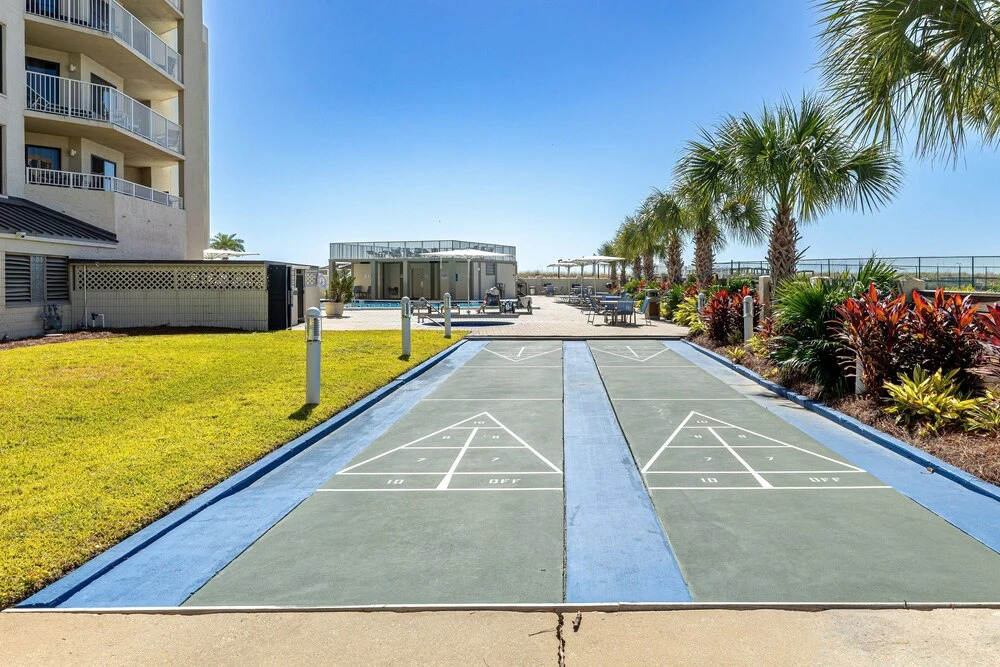 Inlet Reef 405 3 Bedroom Condo by RedAwning