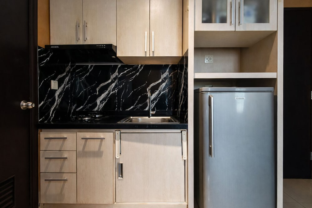 Neat 2Br For 3 Pax At Tamansari Papilio Apartment