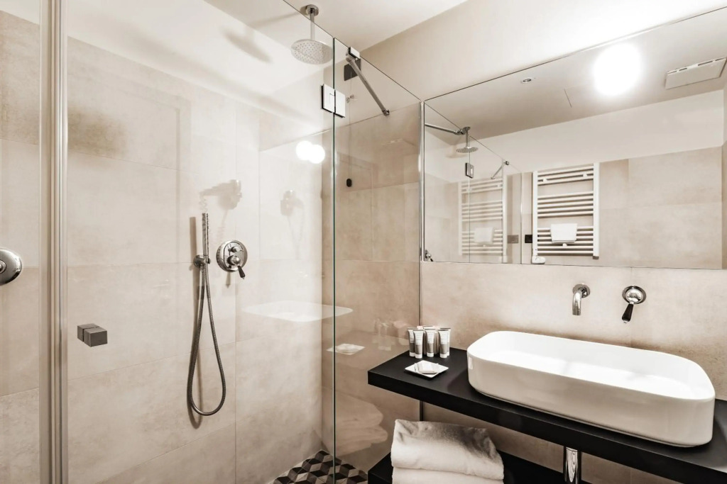 SeeBay Hotel