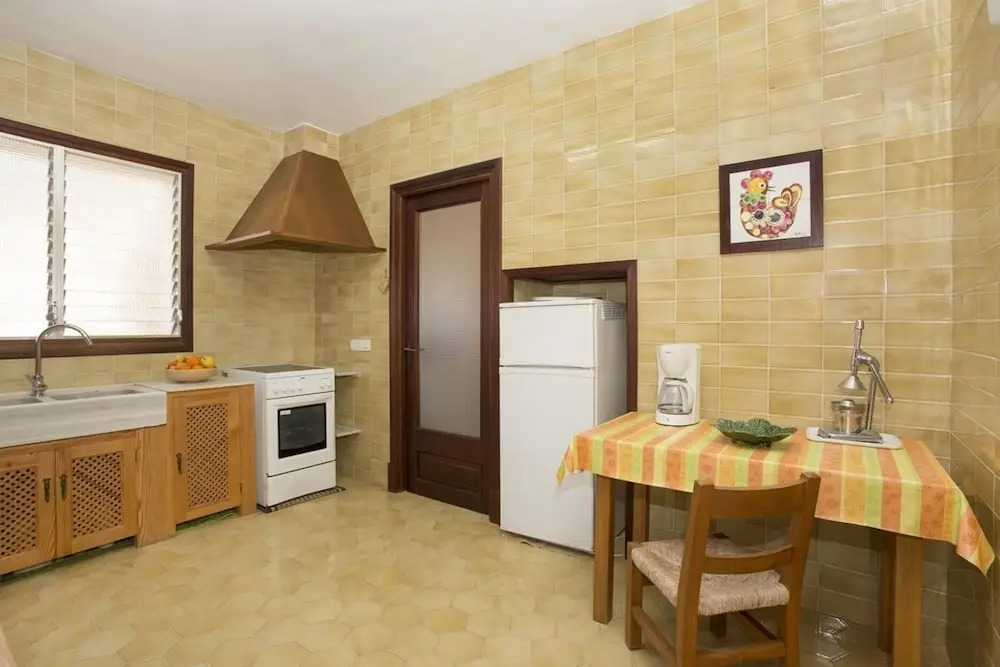 House - 2 Bedrooms with Sea views - 103213