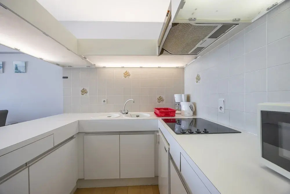 Charming Apartment With sea View and Parking Space