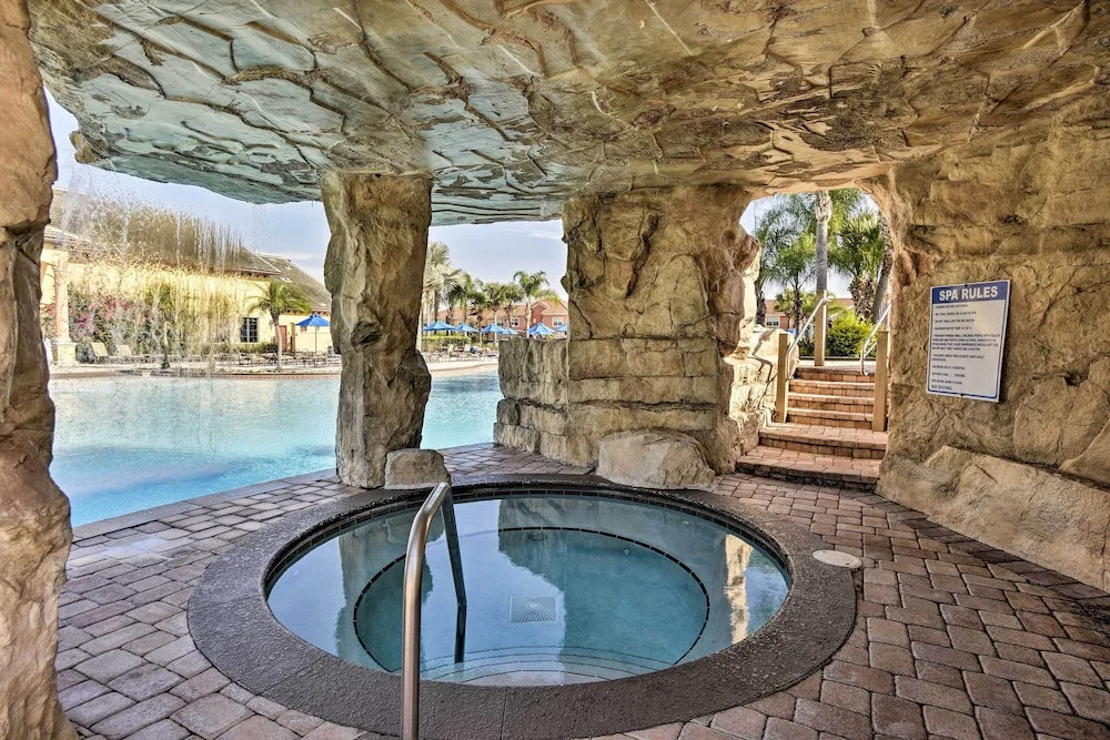 Grou-friendly Kissimmee Home: 7 Mi to Disney Parks