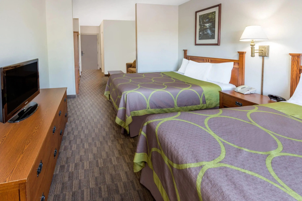 Super 8 by Wyndham Central Pt Medford