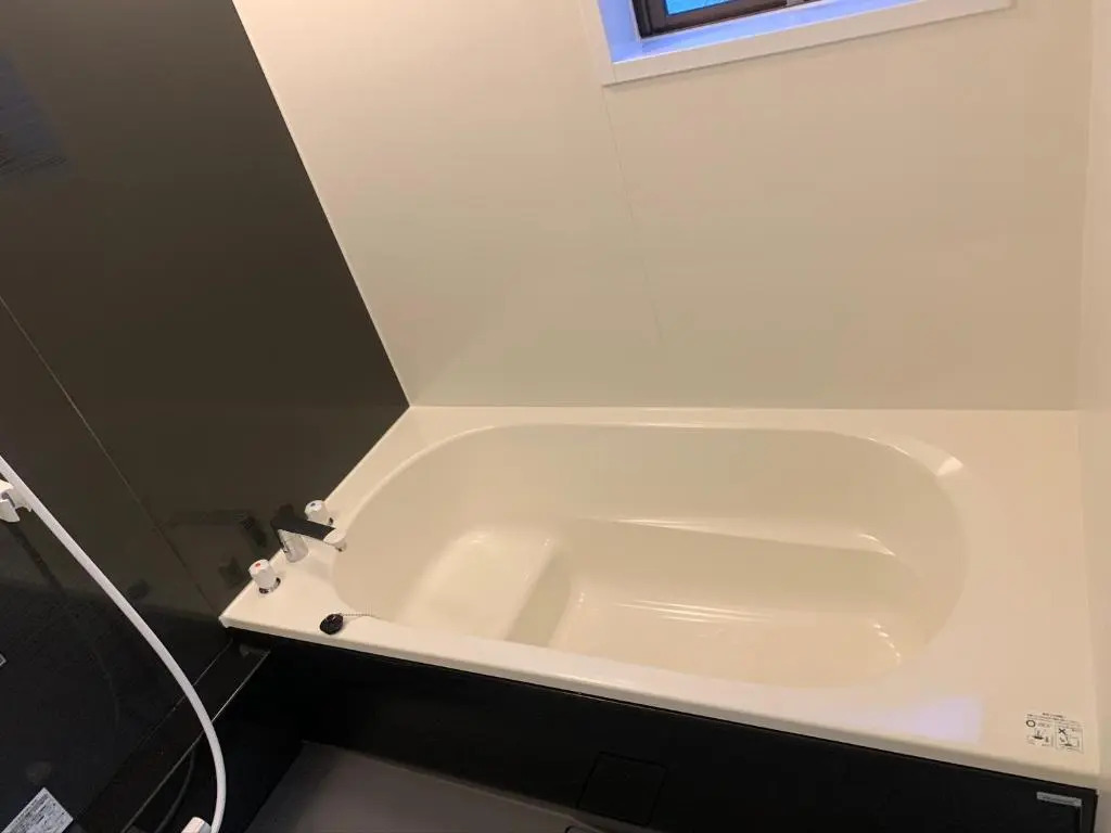 ガナダン中央駅 1f 無料駐車場