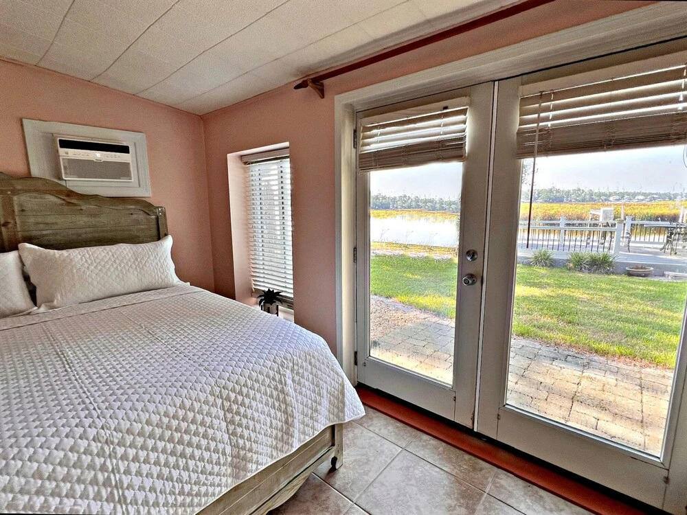Porpoise Pass - Ground Floor Guest Suite