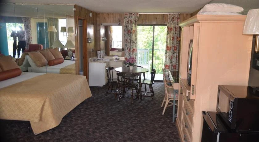 Riverlodge South
