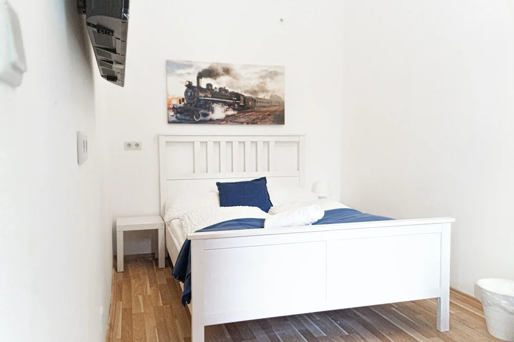 Near Wiener Stadthalle - 4BR Apt. w/ WIFI