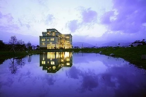 Wenyasyuan Art Gallery B & B