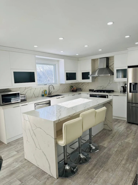Cozy Modern 3BR With Free Parking Fast Wifi