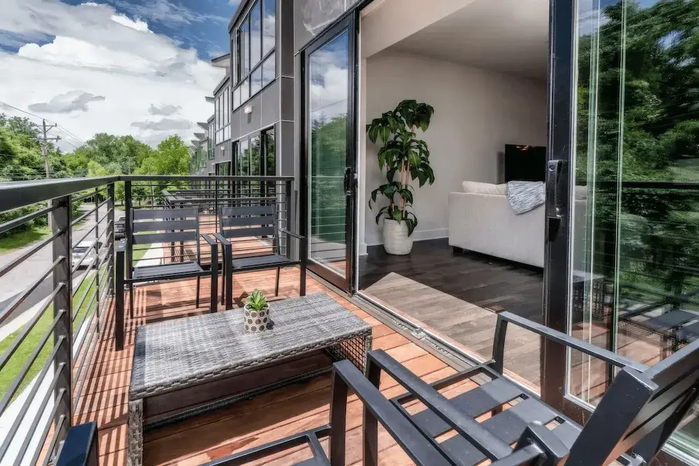 Luxe 4bdr w/ Balcony & Parking, 10 Mins to Broadway 9th Avenue by Avantstay