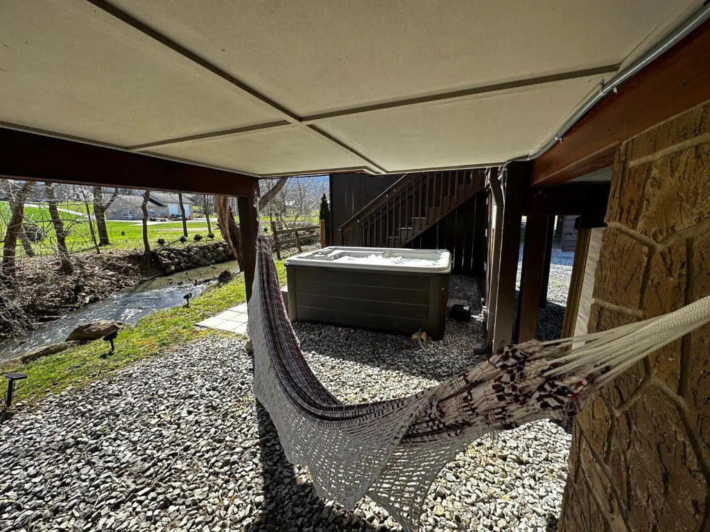 Rustic Modern Getaway - Mtn View - Creek - Hammock - Rest