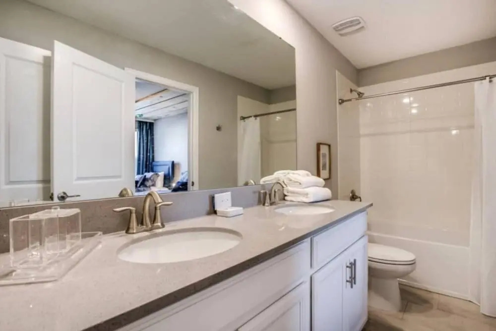 New Home at Storey Lake 8 Bedrooms and 5 Bathrooms