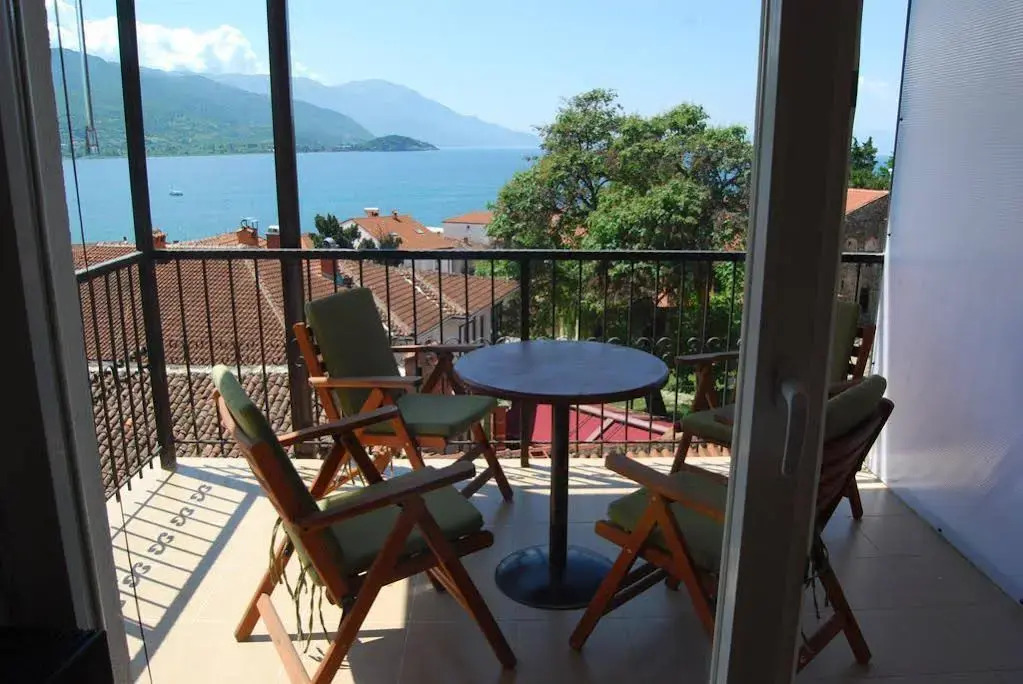 Lukanov Apartments - Lake view