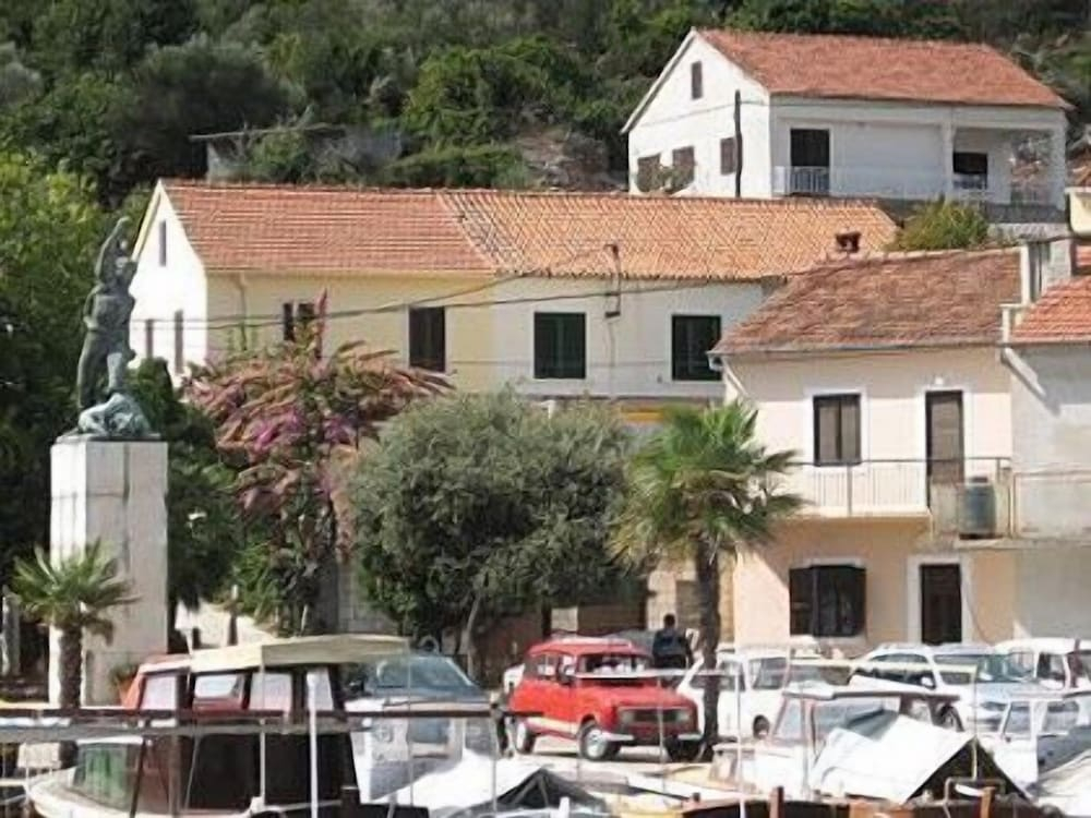 House Vese