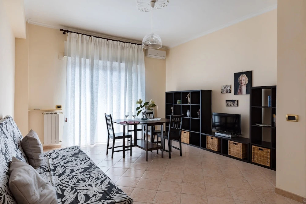 Lovely Central Apartment