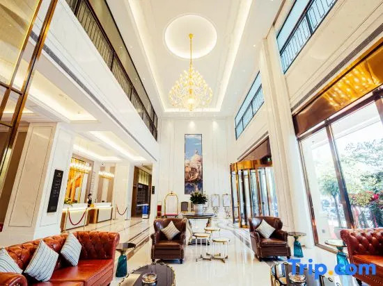 Vienna International Hotel (Zhaotong Wuyue Plaza)