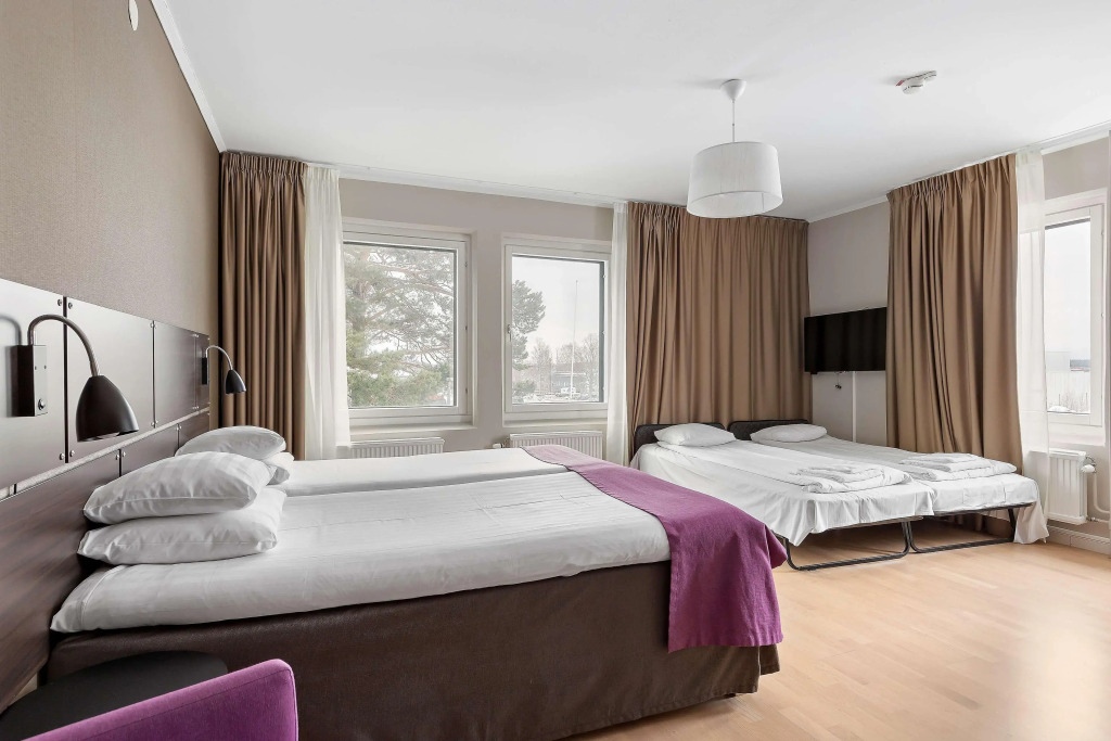 Best Western Plus Park Airport Hotel