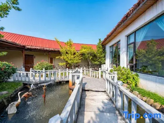 Liantai Xiaozhu Homestay (Lushan Scenic Area Donglin Buddha)