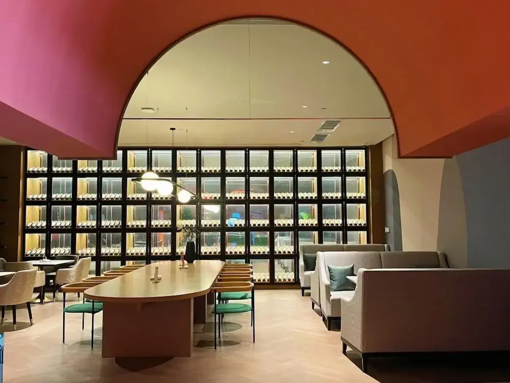Sunstone Plaza Hotel