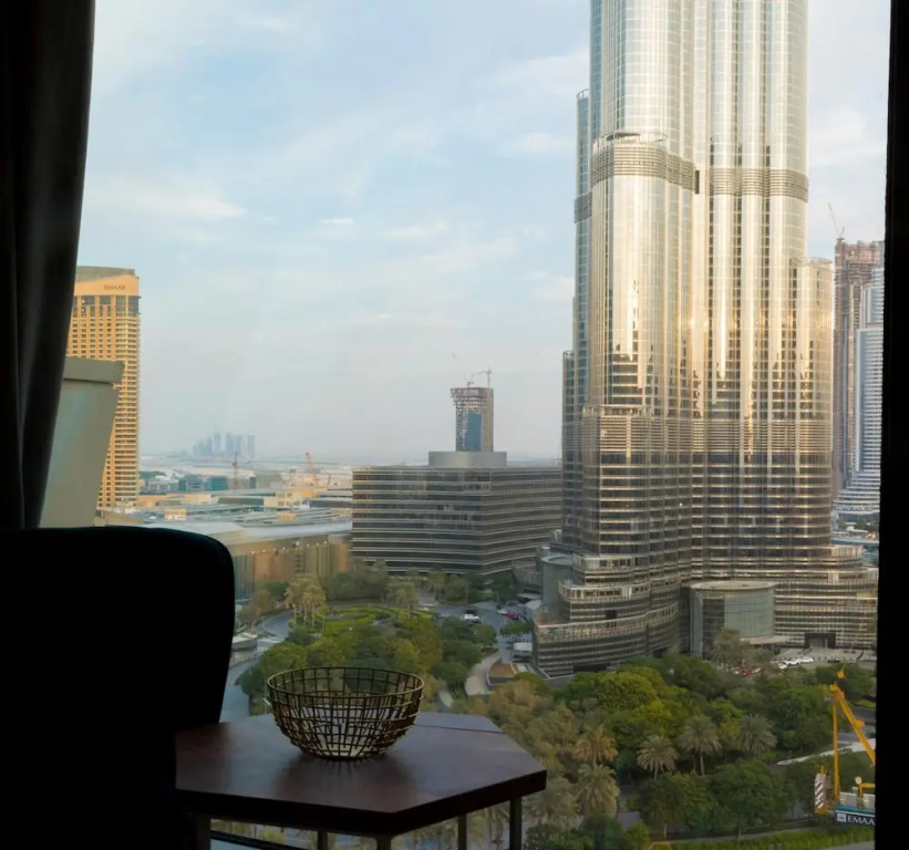 Chic Apt w Burj Khalifa Dancing Fountain View