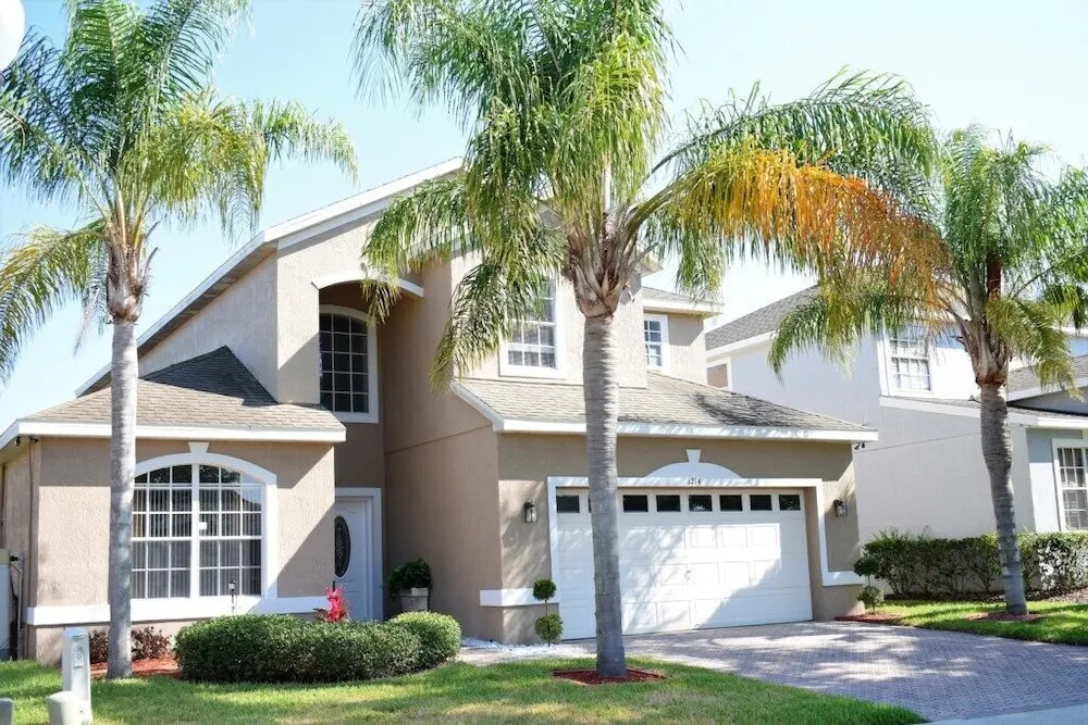 Perfect For Your Family! 4 Bedroom Villa by Redawning